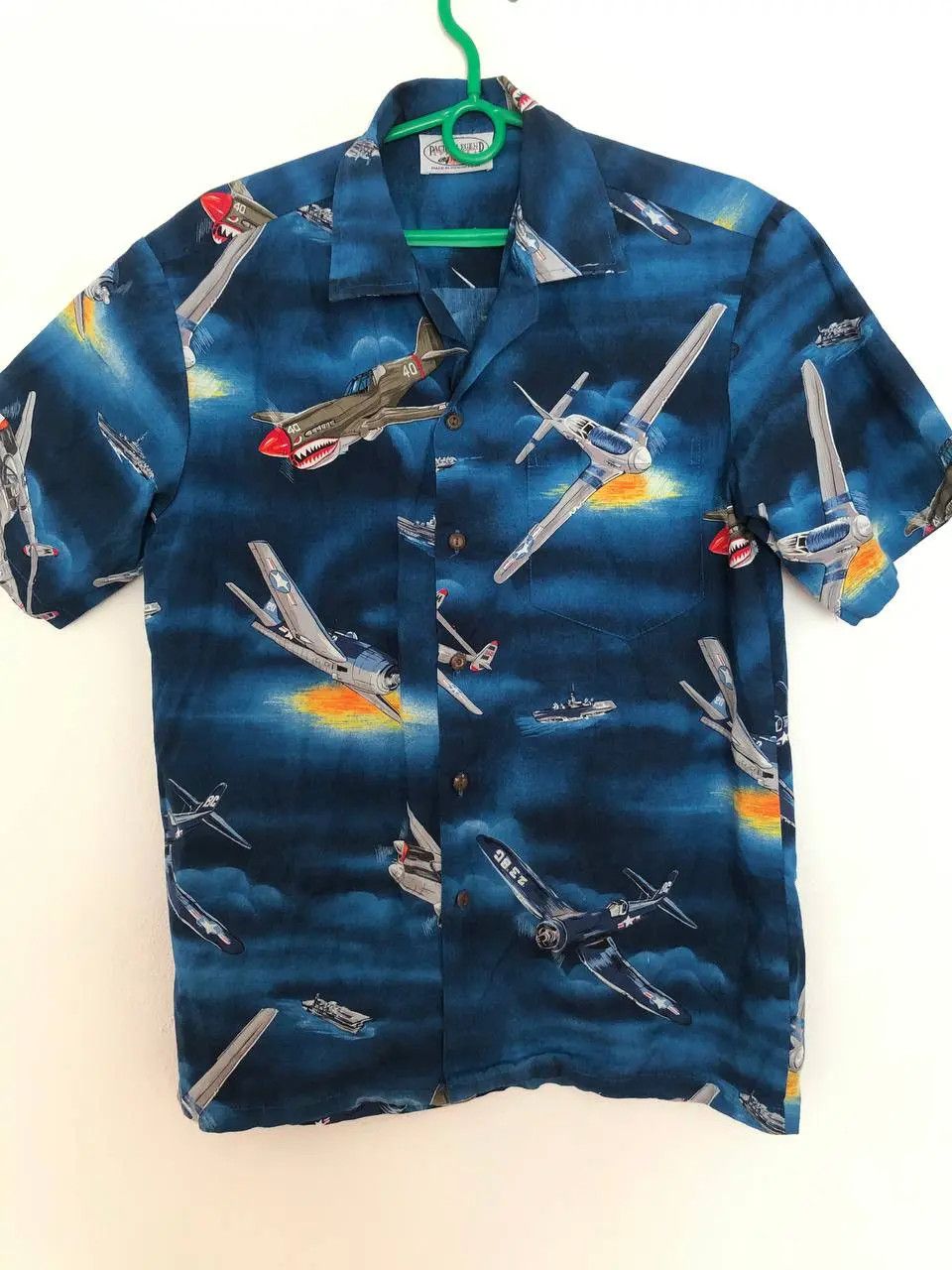 Vintage Hawaiian Airplane Fighter Jet Print Mens M Novelty Aviation Size US M / EU 48-50 / 2 - 1 Thumbnail