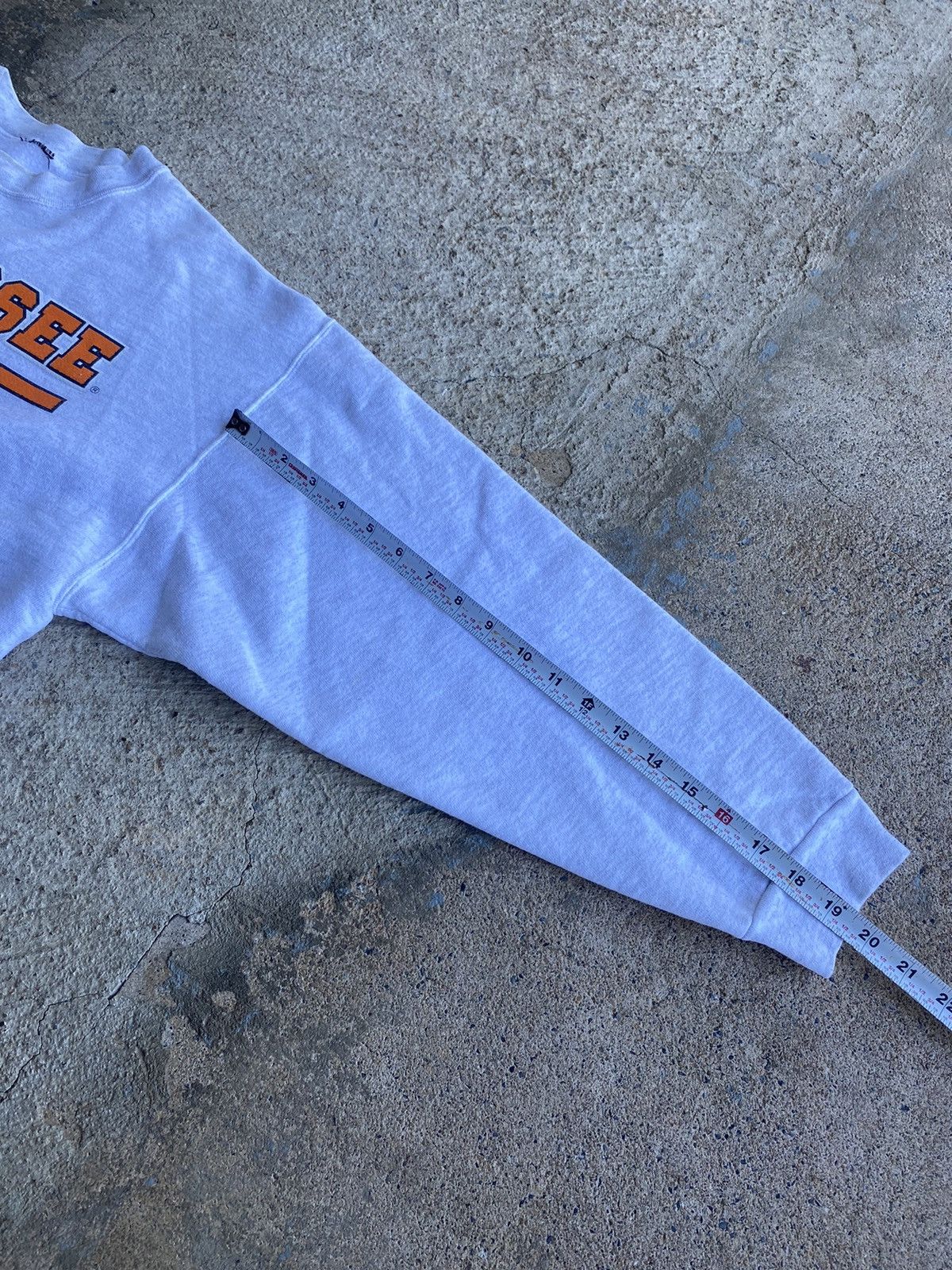 Japanese Brand × Vintage Vintage 90’s Tennessee Volunteers Football Sweatshirt Size US M / EU 48-50 / 2 - 8 Thumbnail