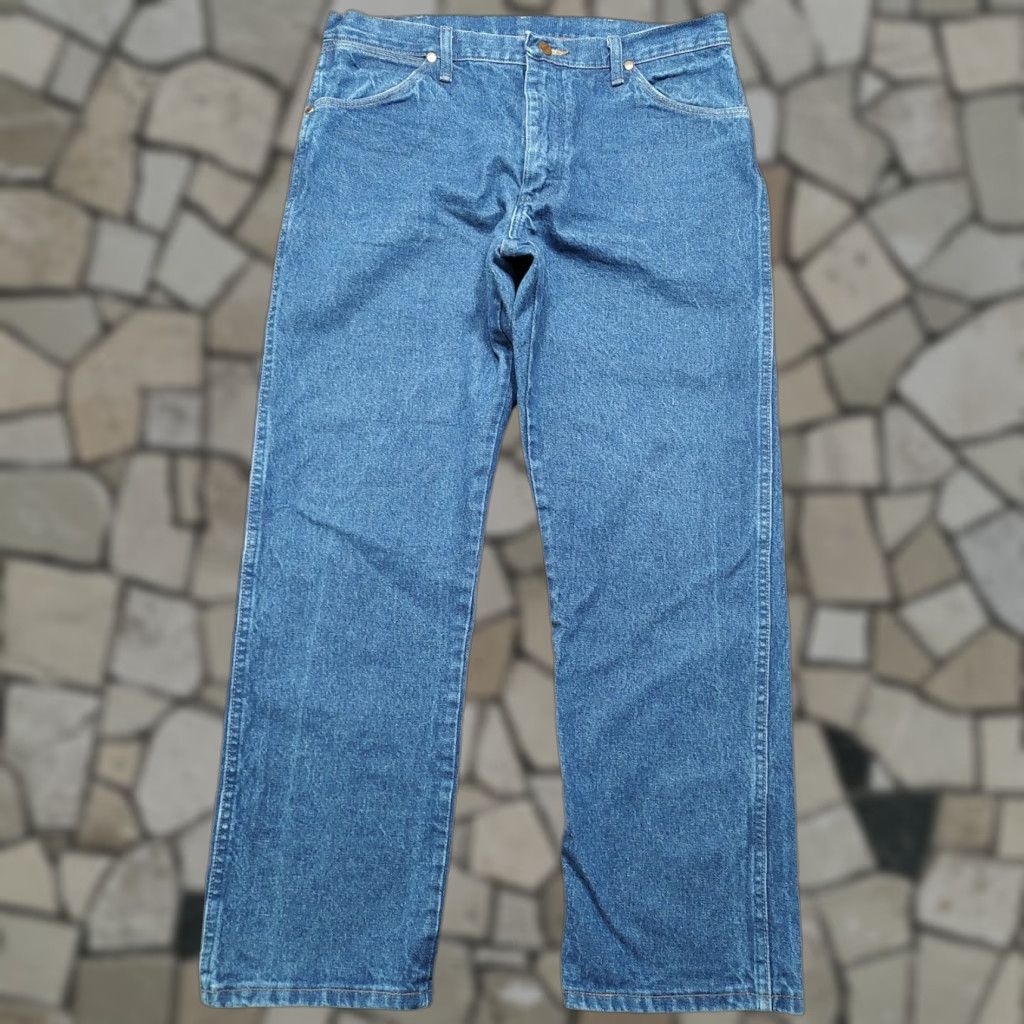 Wrangler VINTAGE Wrangler 13MWZ Jeans Cowboy Cut Western Denim Mens 35x30 Blue 5-Pocket Slimming Regular Straight Euro Wash 80s 90s Cowboy Mens Size US 35 - 1 Thumbnail