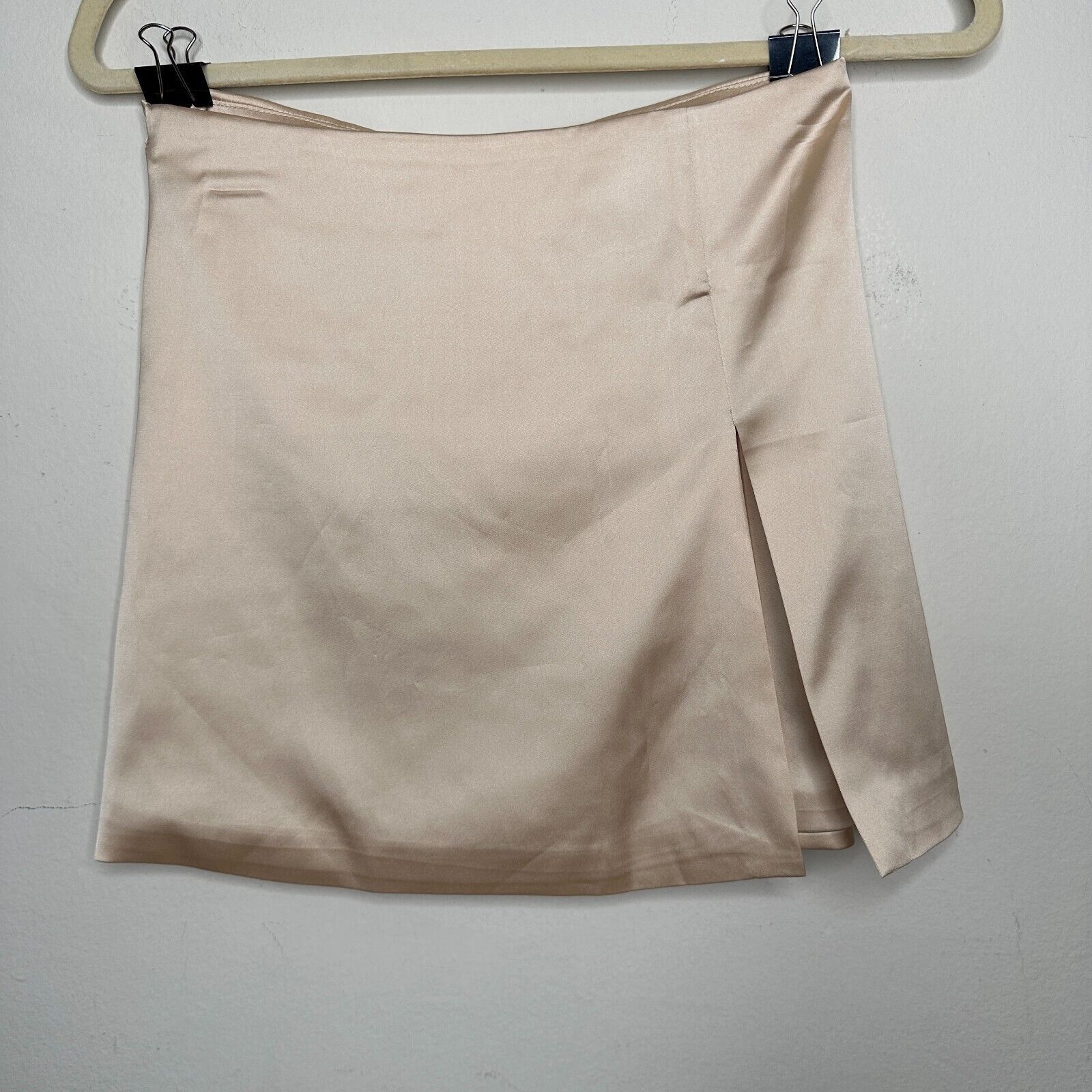 Other Silkhour Ayu Champagne Satin Skirt Kick Split Zip Back Mini Size 27" / US 4 / IT 40 - 1 Thumbnail