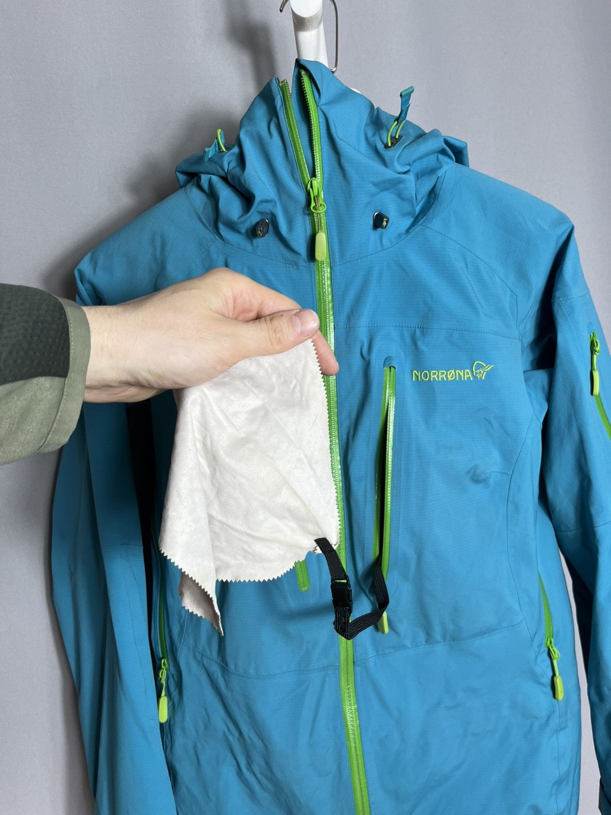 Norrona Norrøna Lofoten Gore-Tex Pro Womans Jacket iceberg blue Rain Size S / US 4 / IT 40 - 10 Thumbnail
