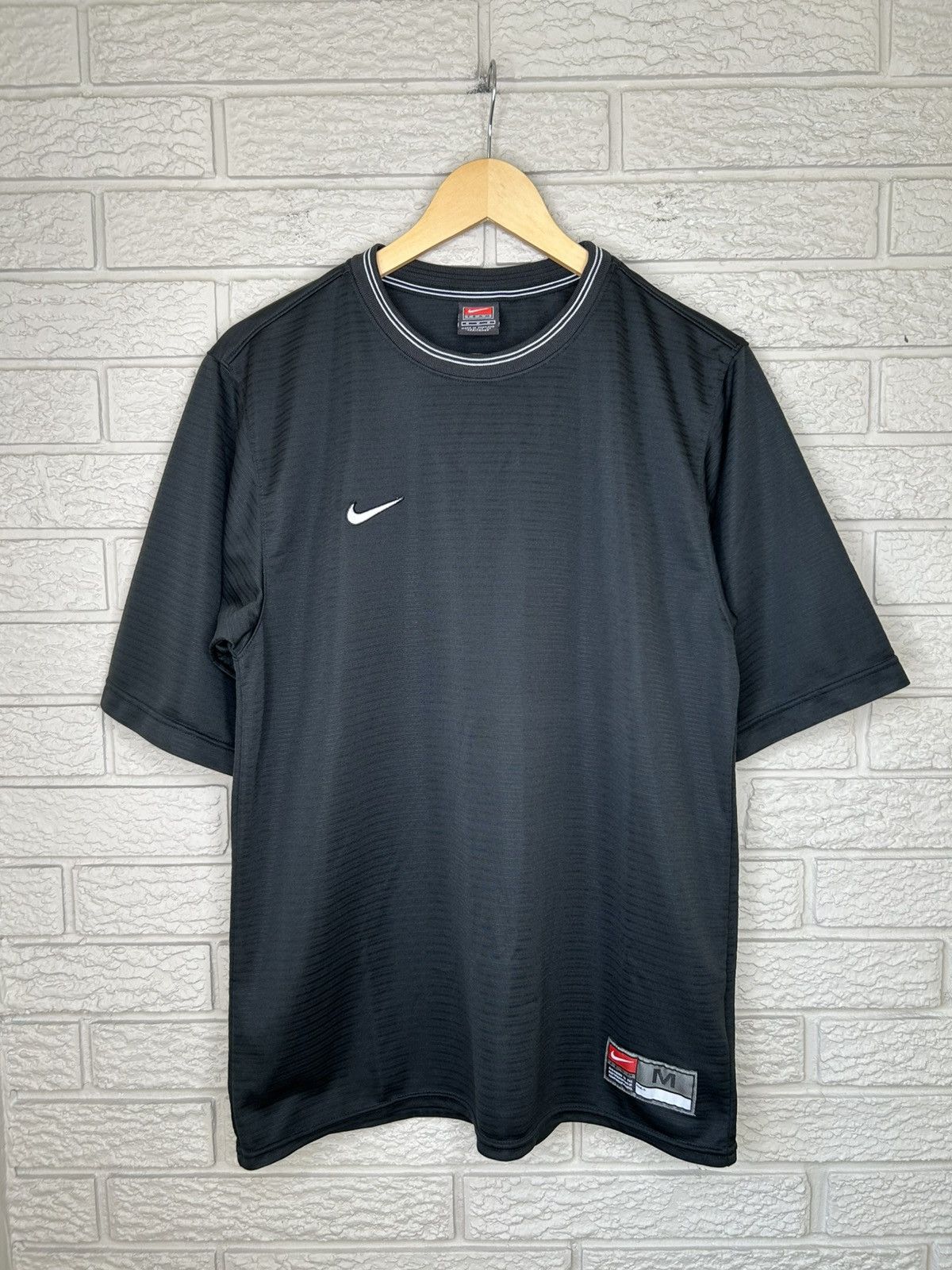 Nike Vintage Nike Swoosh Striped Soccer Jersey Size US M / EU 48-50 / 2 - 1 Thumbnail