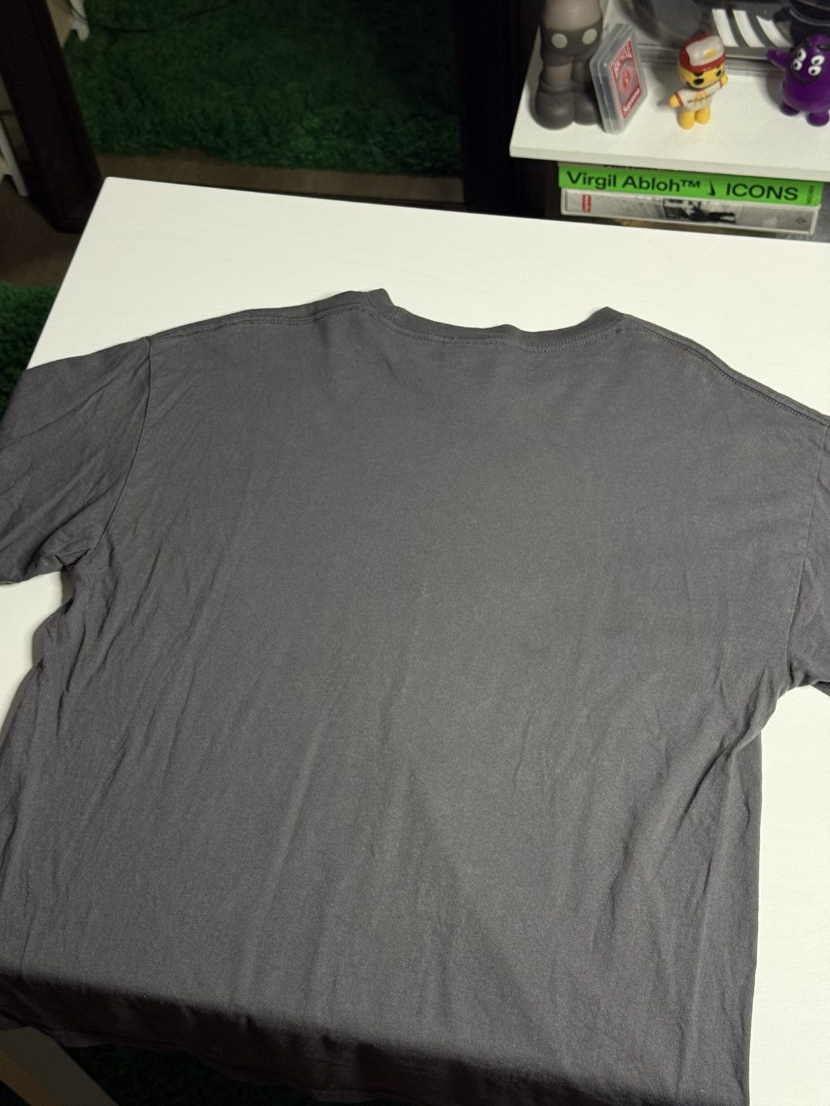 Disney VINTAGE 2005 Disney World Tee “Grey” [L] PREOWNED Size US L / EU 52-54 / 3 - 2 Thumbnail