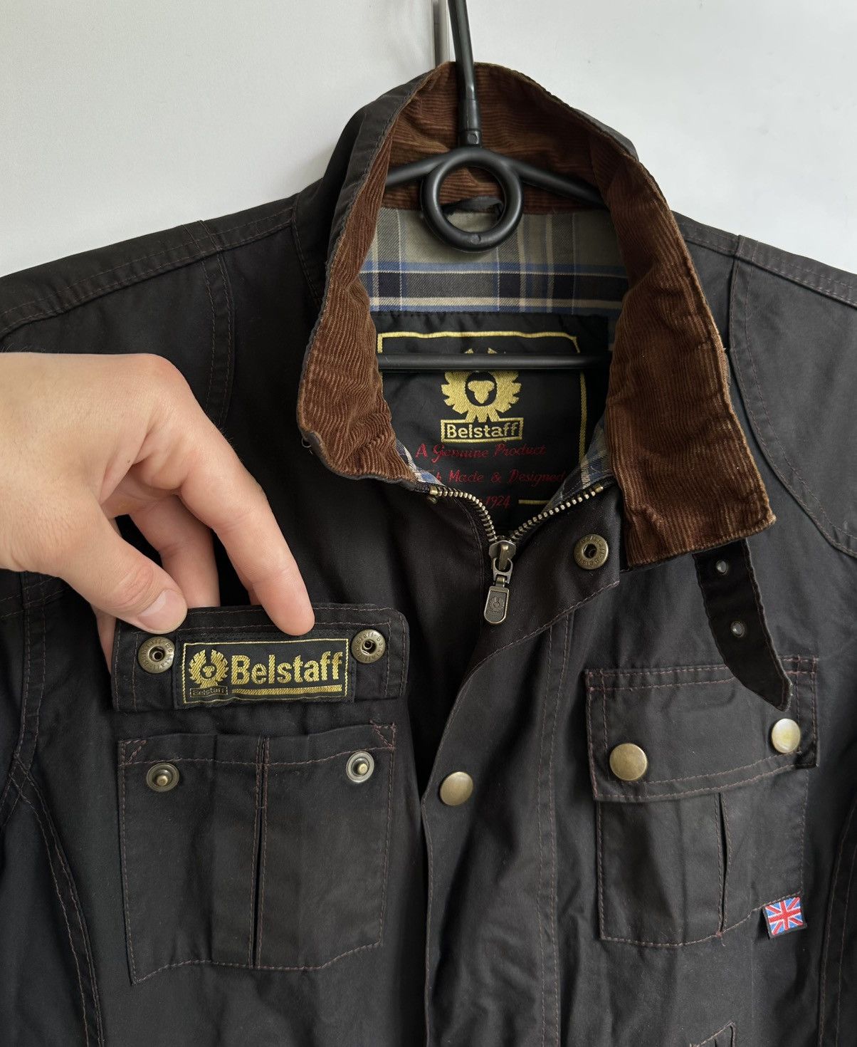 Belstaff Women's Belstaff Cougar Gold Label Waxed Biker Jacket Rare Size US L / EU 52-54 / 3 - 3 Thumbnail