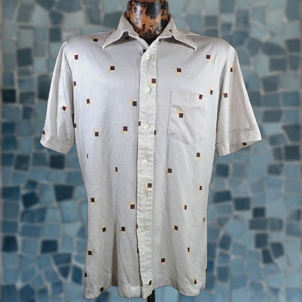 Vintage VINTAGE Media shirt Mens M 44" Chest Red & White 1970s Disco Dot Geometric Print Groovy Short Sleeve Button-Front Era 1965-1976 Size US M / EU 48-50 / 2 - 1 Thumbnail