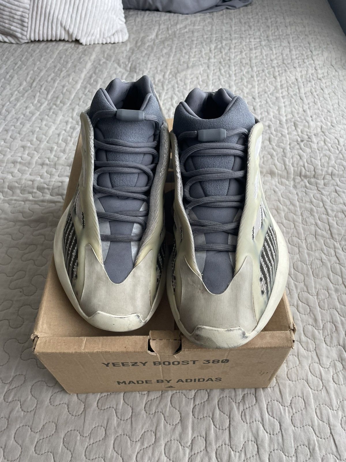 Yeezy Yeezy 700 v3 "Faded salt" Size US 10 / EU 43 - 6 Thumbnail