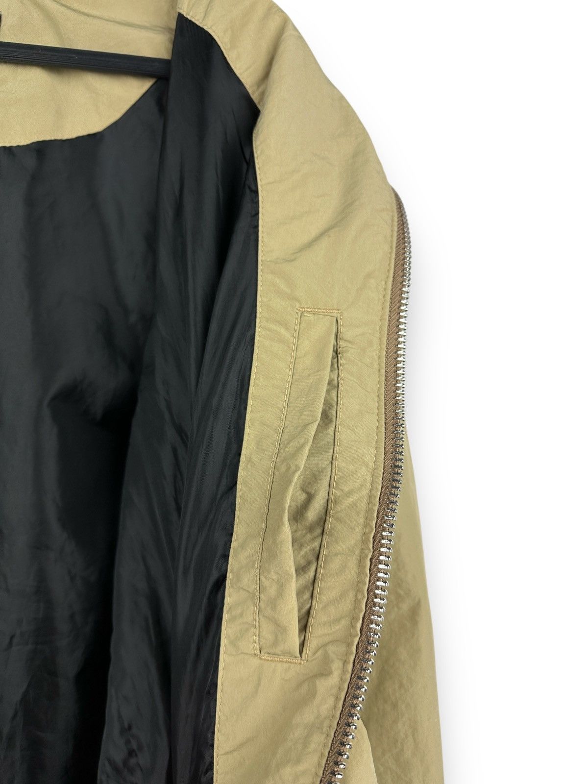 H&M × The Weeknd × XO H&M x The Weeknd XO Big Logo Beige Bomber Jacket Size US S / EU 44-46 / 1 - 17 Thumbnail
