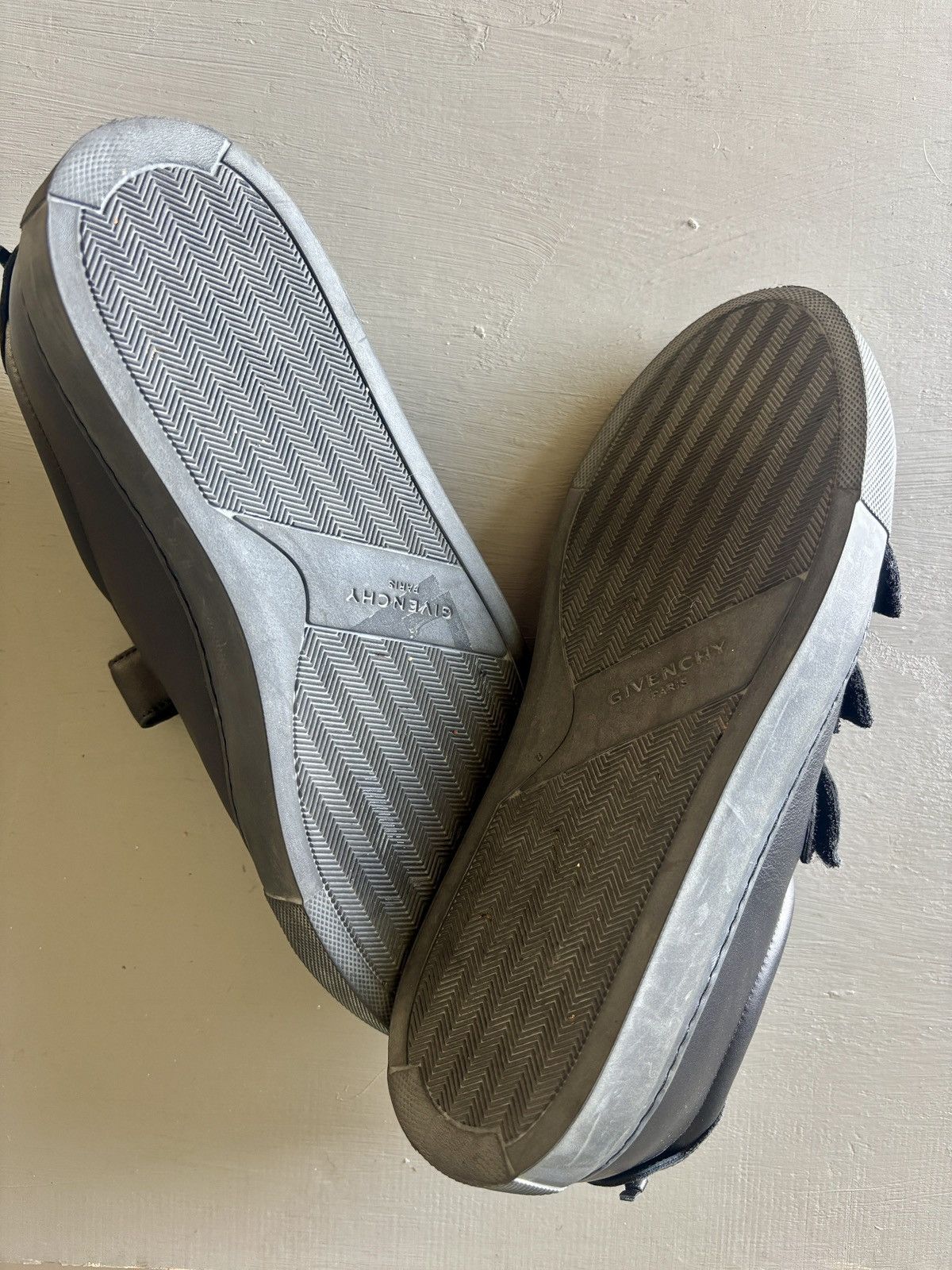 Givenchy Givenchy Urban Street Velcro Sneakers Mens Black (EU 39/US 6) Size US 6 / EU 39 - 9 Thumbnail