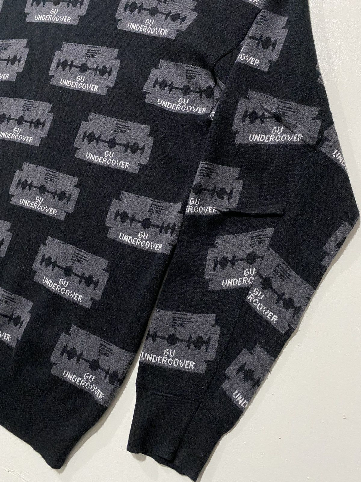 GU × Undercover 🧧RARE 🧧 Monogram print Razor blade Size US XL / EU 56 / 4 - 8 Thumbnail