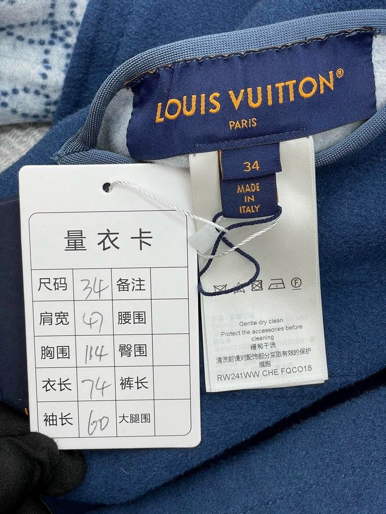 Louis Vuitton LOUIS VUITTON Blue presbyopic reversible bathrobe coat 2504 Size XXS / US 00 / IT 34 - 7 Thumbnail