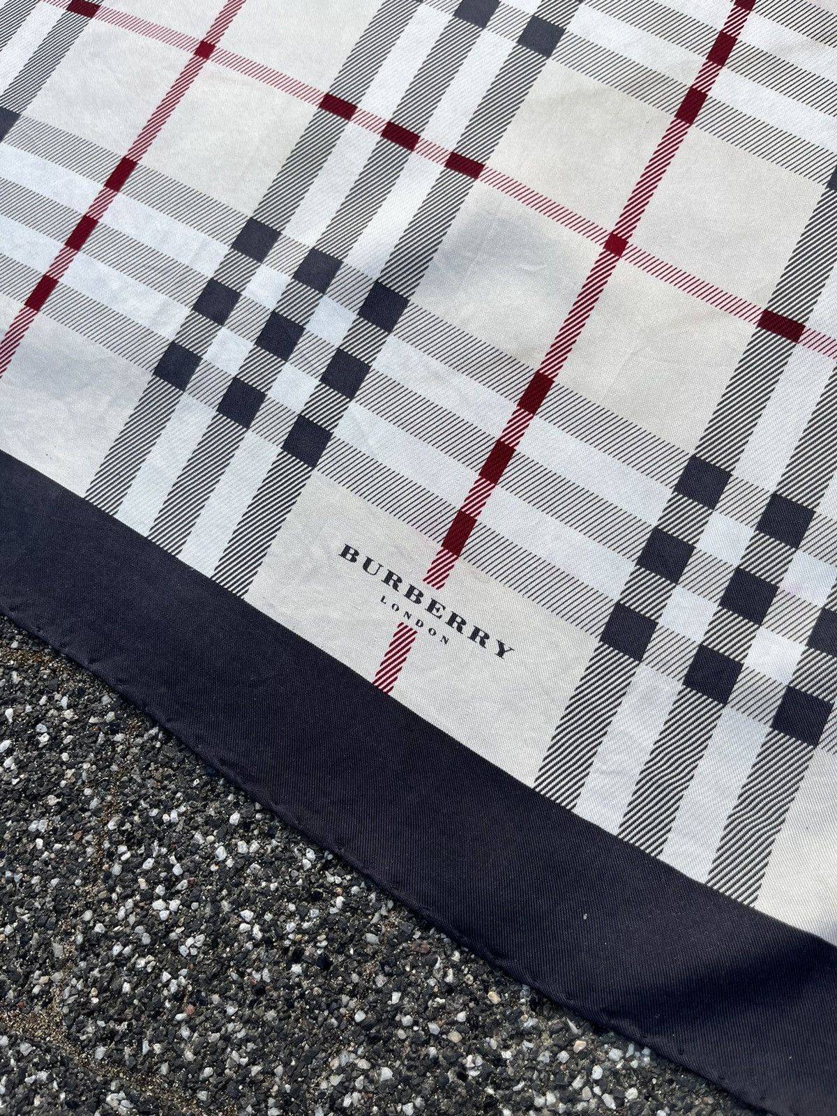 Burberry × Other 🔥BURBERRY NOVA CHECK LUXURY HANDKERCHIEF BANDANA NECKERCHIEF Size ONE SIZE - 3 Thumbnail