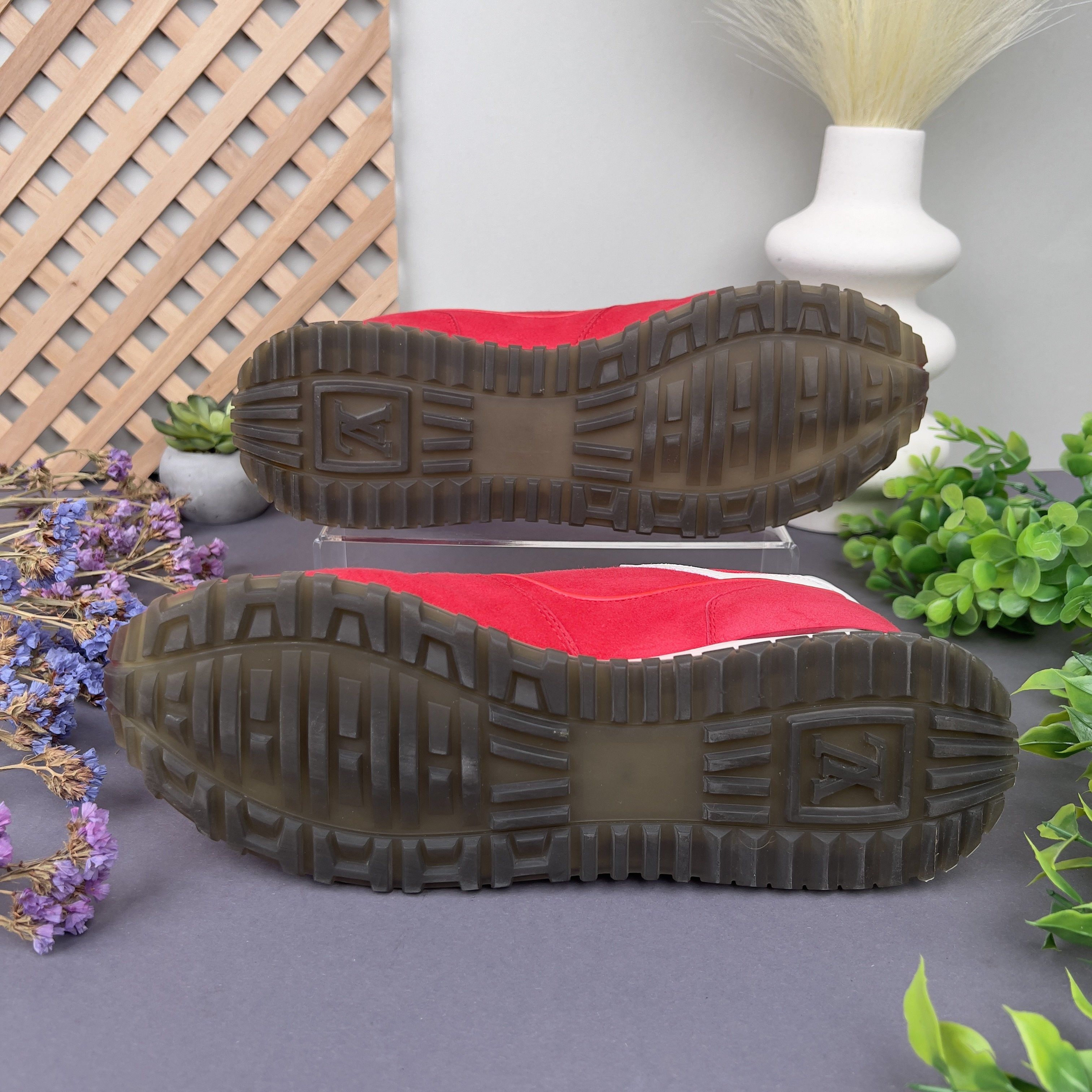 Louis Vuitton Louis Vuitton Run Away Sneakers Suede Size US 7.5 / IT 37.5 - 9 Thumbnail