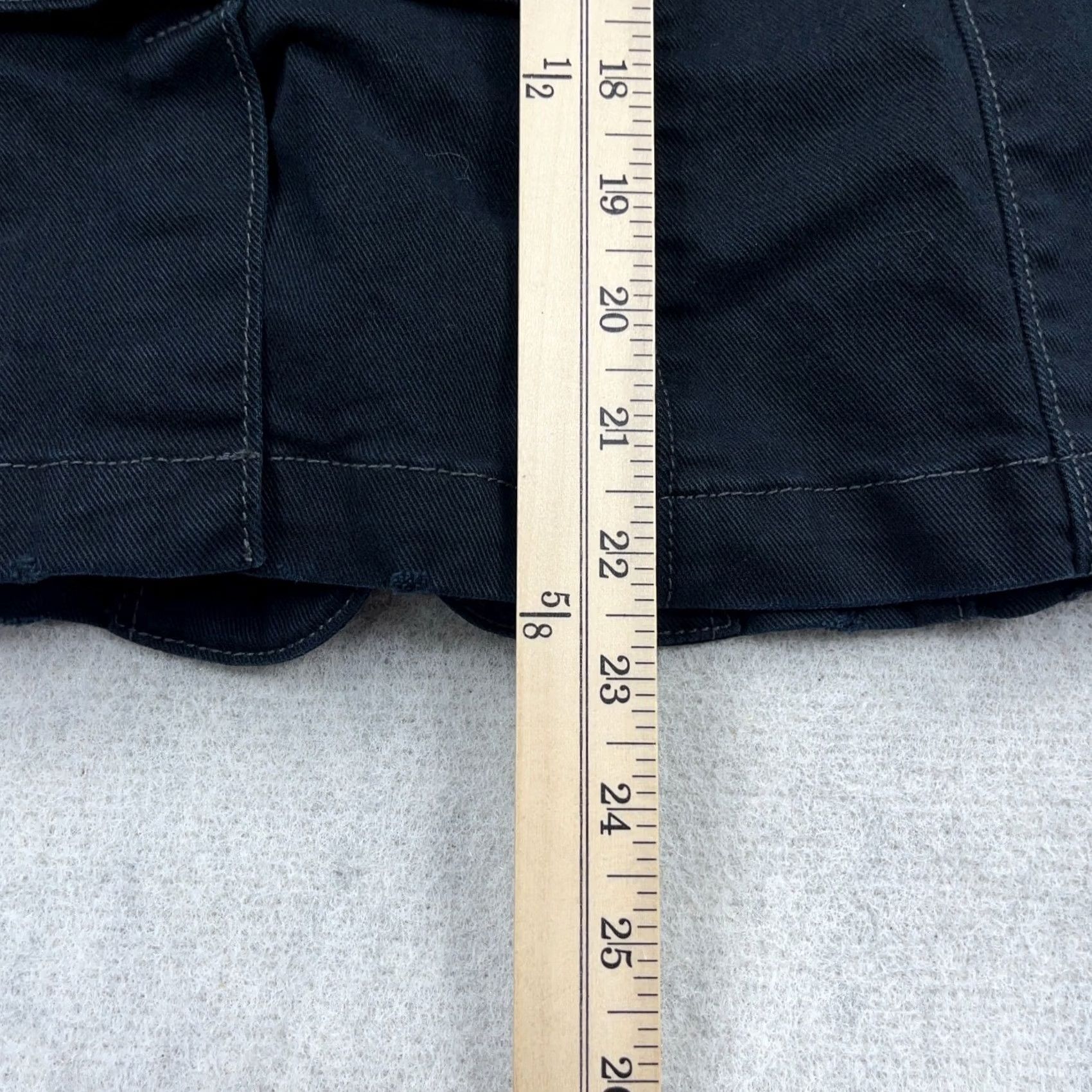 Levi's Levi's Denim Jacket Women 1X Black Regular Short Jacket Unlined Pockets Button VTG 80s 90s Hipster Modern Classic Biker Casual Workwear Ladies Mens? Size 40" / US 18 - 7 Thumbnail