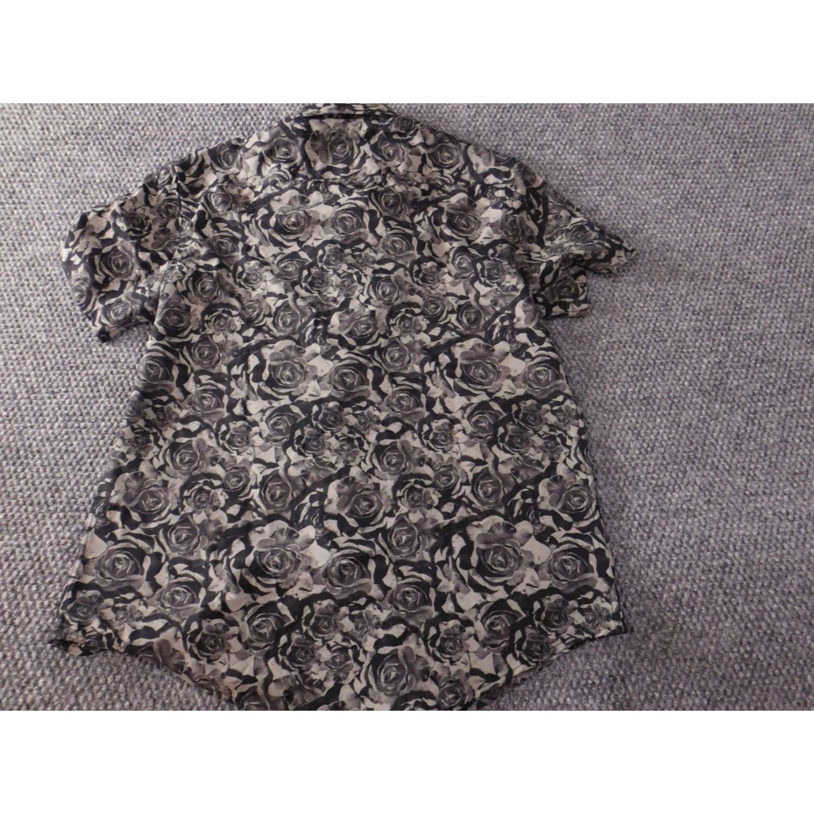 Vintage Interaffair Mens Shirt Small gray floral slim fit button up Size US S / EU 44-46 / 1 - 7 Thumbnail