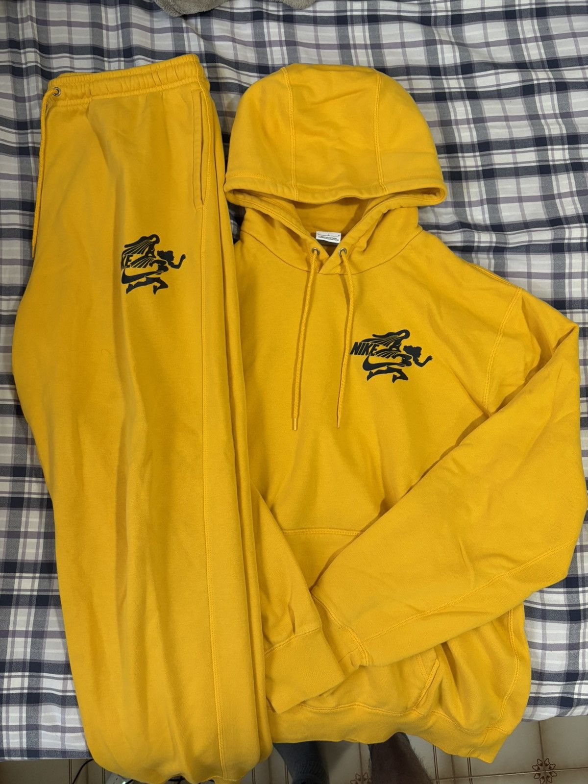 Nike Nike Club Goddess Graphic Sweatsuit Size US L / EU 52-54 / 3 - 1 Thumbnail