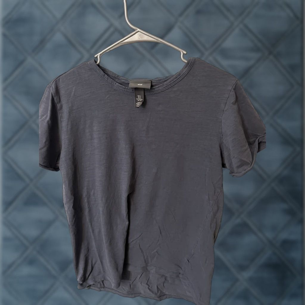 H&M H&M T-Shirt Crew Neck Short Sleeve Solid Gray Size Small Mens Size US S / EU 44-46 / 1 - 1 Thumbnail