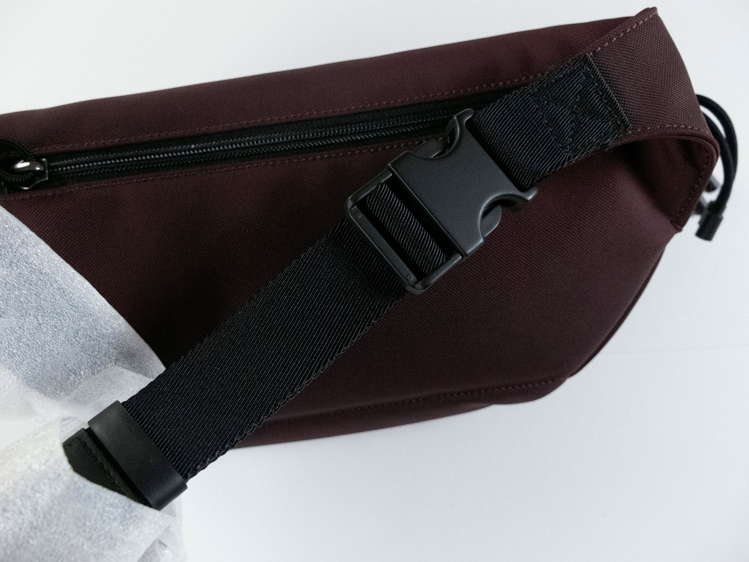 Valentino VALENTINO Garavani VLTN logo burgundy black canvas belt bag Size ONE SIZE - 11 Thumbnail