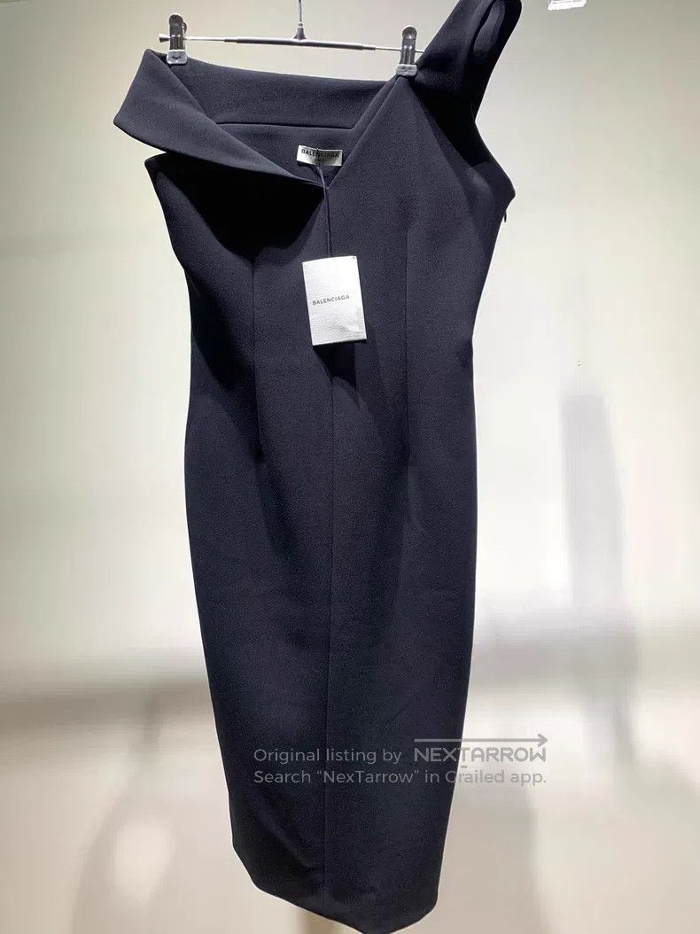 Balenciaga Off-shoulder design dress