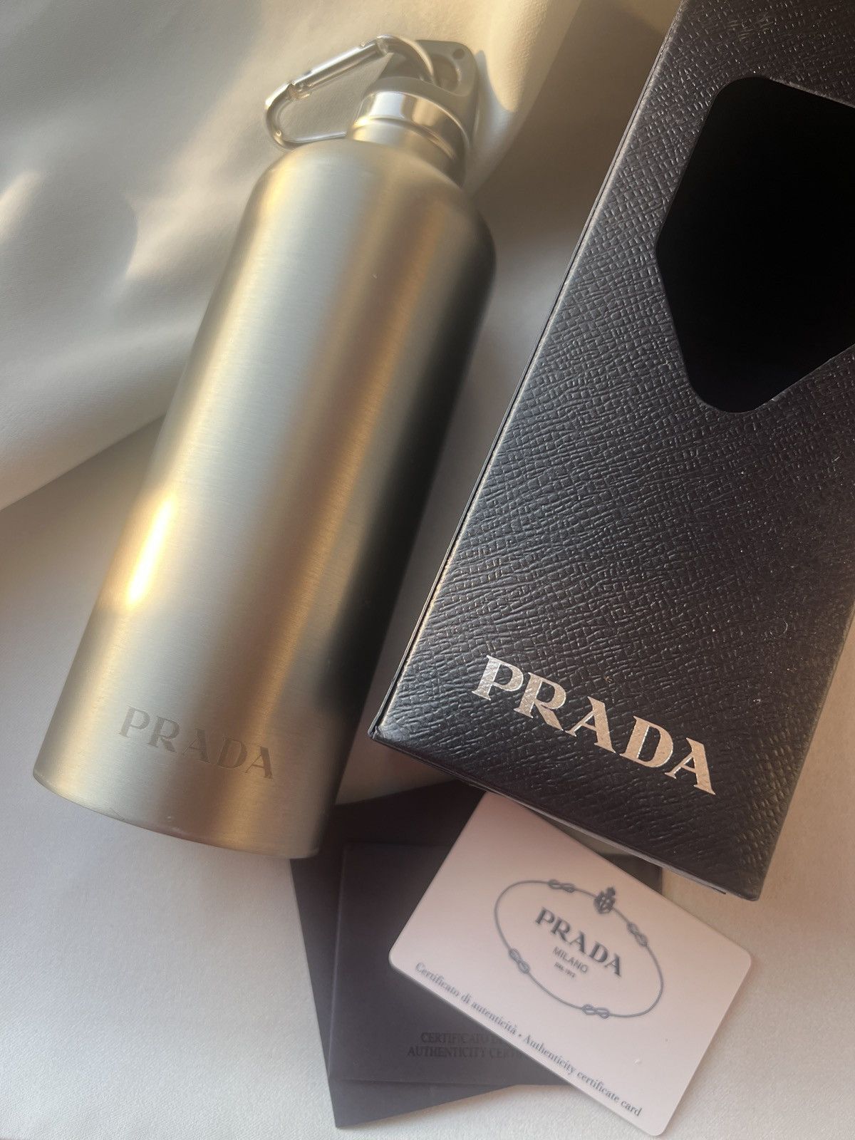 Prada Prada limited edition water bottle kettle with buckle Size ONE SIZE - 2 Thumbnail
