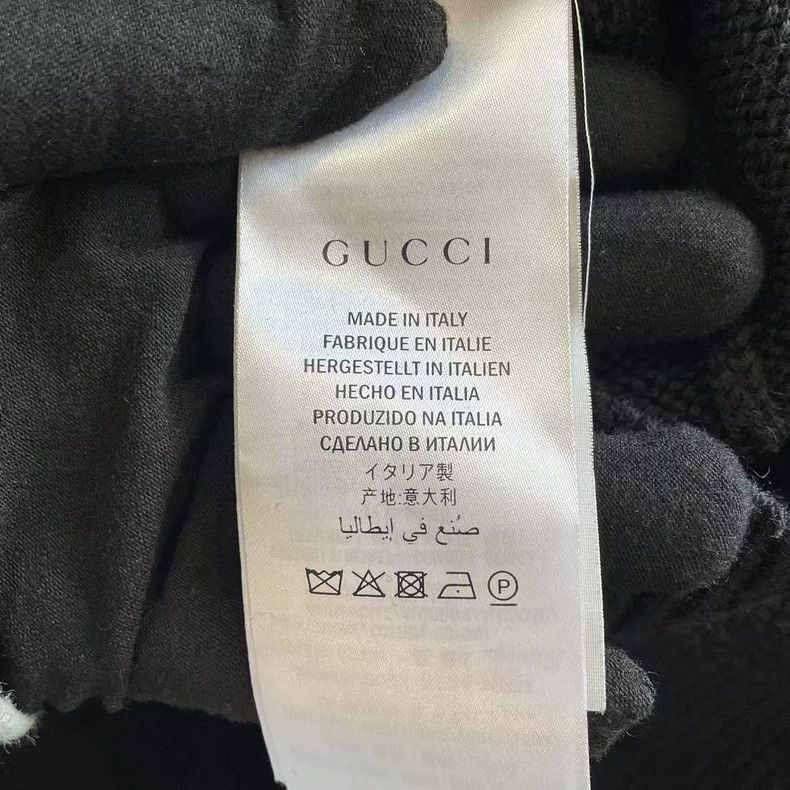 Gucci Gucci Little bee embroidered v-neck sweater 2502-Nextarrow Size US L / EU 52-54 / 3 - 4 Thumbnail
