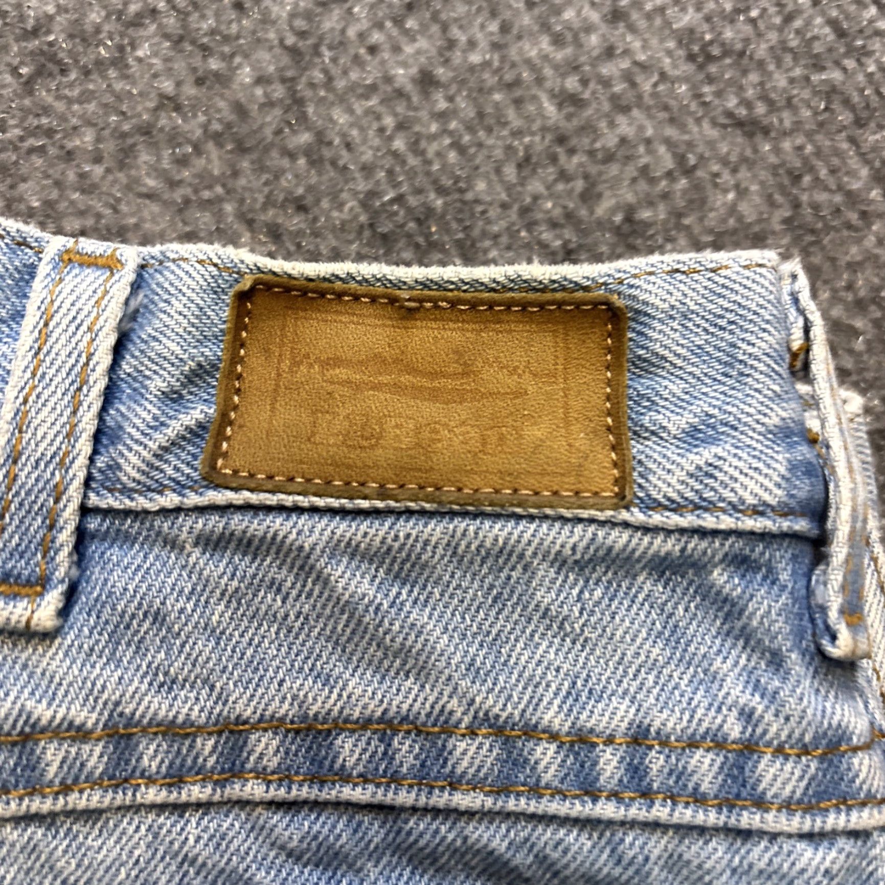 Vintage L.L. Bean Jeans Classic Fit 5-Pocket Light wash 38 x 34 Flannel Lined Men’s Regular Inseam 34” Cotton Blue Cardinal Style Straight Size US 38 / EU 54 - 2 Thumbnail