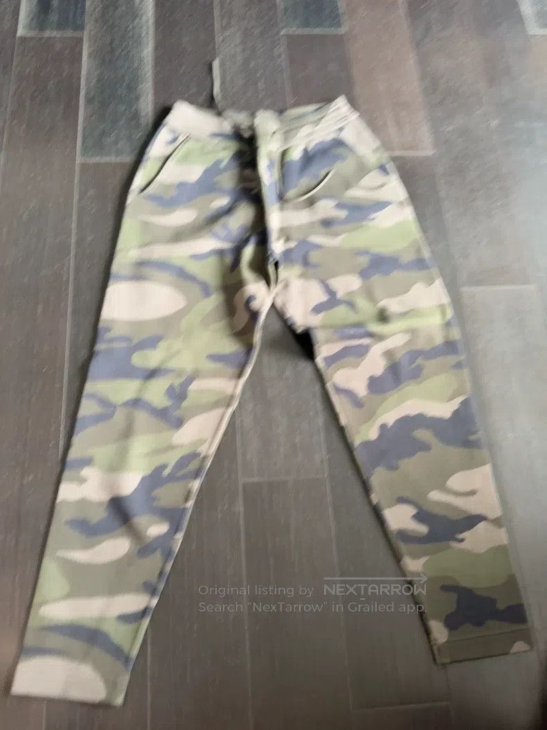 Valentino Valentino Camouflage sweatpants Size US 32 / EU 48 - 1 Thumbnail