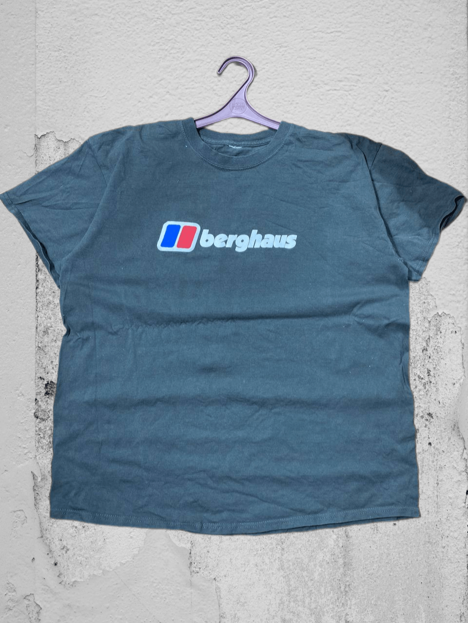 Berghaus Vintage Berghaus T-shirts Logo 90s Y2K USA Size US XL / EU 56 / 4 - 1 Thumbnail