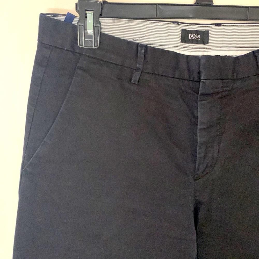 Hugo Boss Hugo Boss - Slim Clive Chino - 32W 32L - 97% ctn 3% elastic Size US 32 / EU 48 - 1 Thumbnail