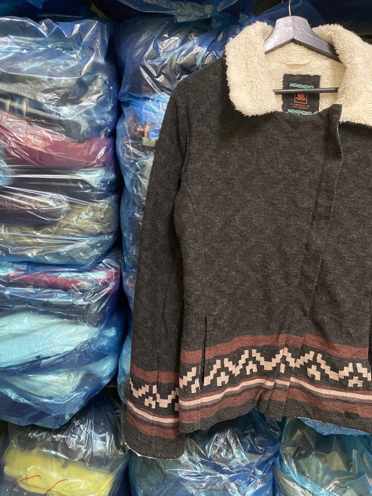 Rip Curl Vintage Rip Curl Sherpa Lined Ethnic Jacket Aztec Print Size M / US 6-8 / IT 42-44 - 7 Thumbnail