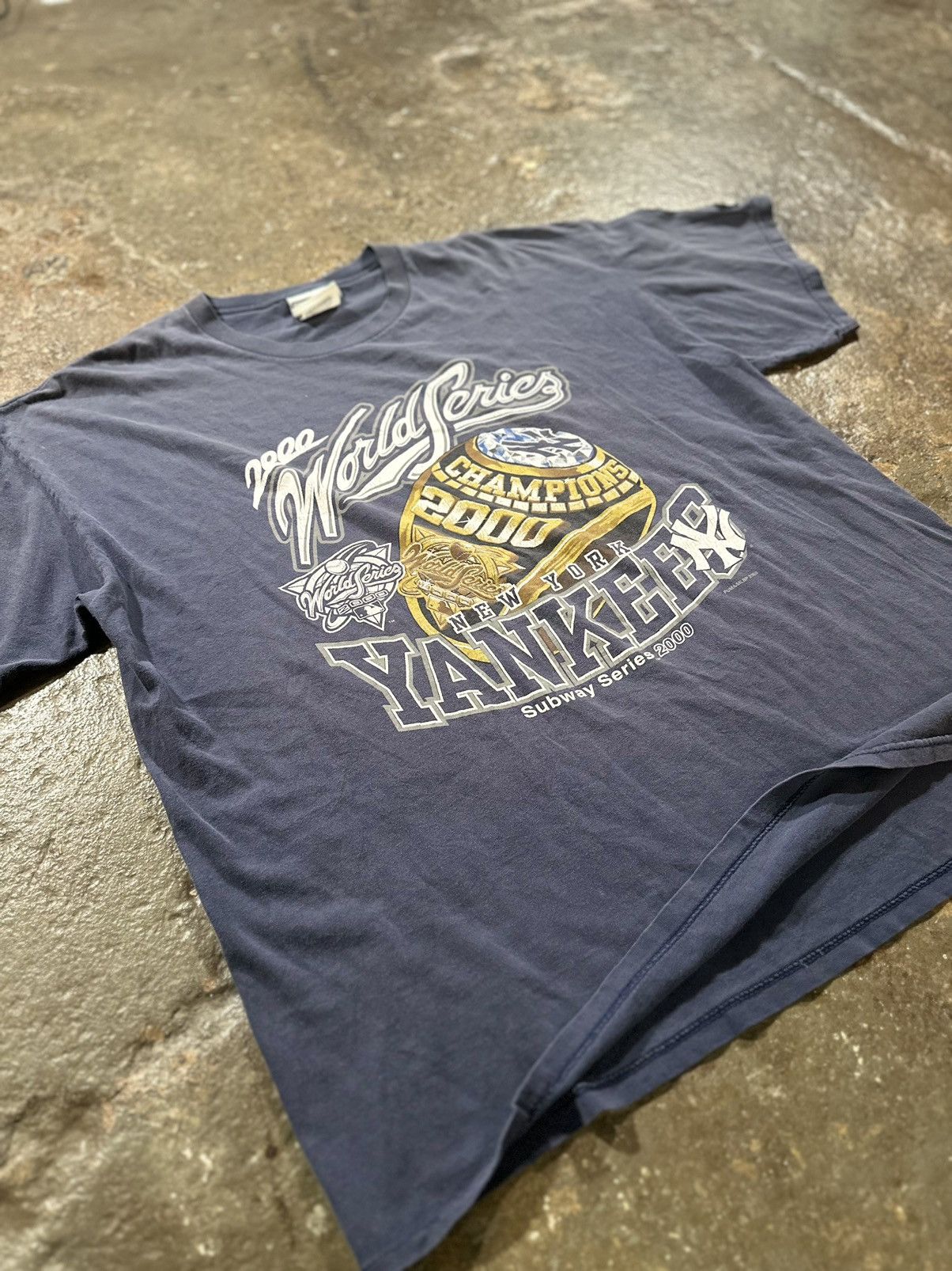 New York Yankees VINTAGE NEW YORK YANKEES 2000 MLB CHAMPION SHIRT XL NAVY Size US XL / EU 56 / 4 - 4 Thumbnail