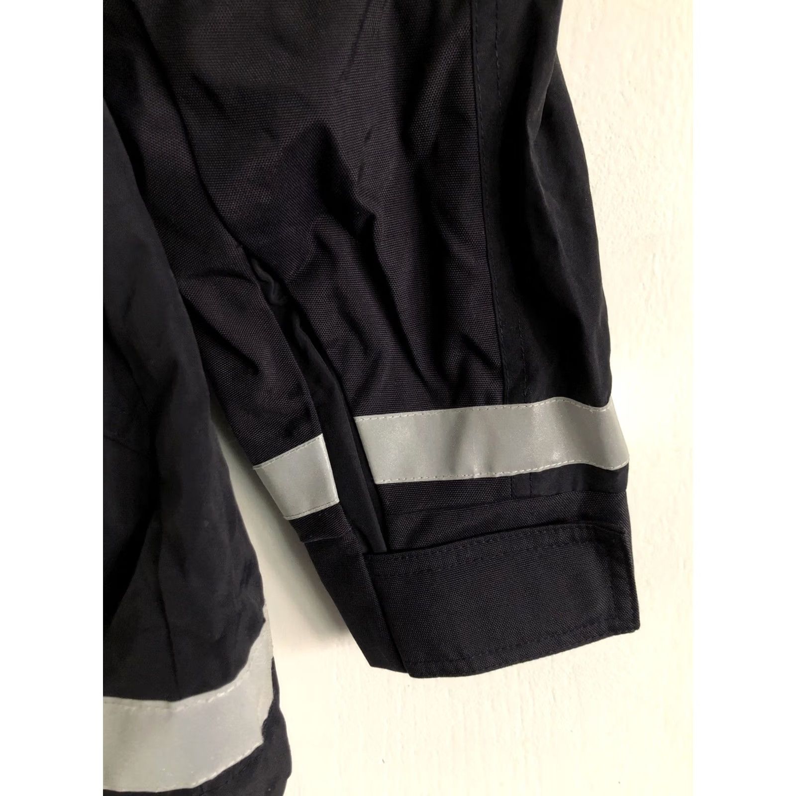 Vintage VINTAGE? AMR VF Image Wear Hooded All-Season American Response Ambulance Jacket Medium Navy Blue Reflective Accents Paramedic EMT VF Imagewear Jacket Size US M / EU 48-50 / 2 - 4 Thumbnail