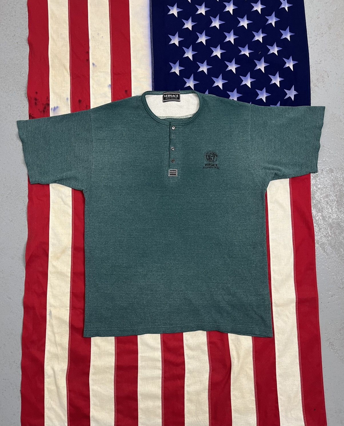 Versace Jeans Couture Vintage Versace Small logo t-shirt Size US M / EU 48-50 / 2 - 1 Thumbnail