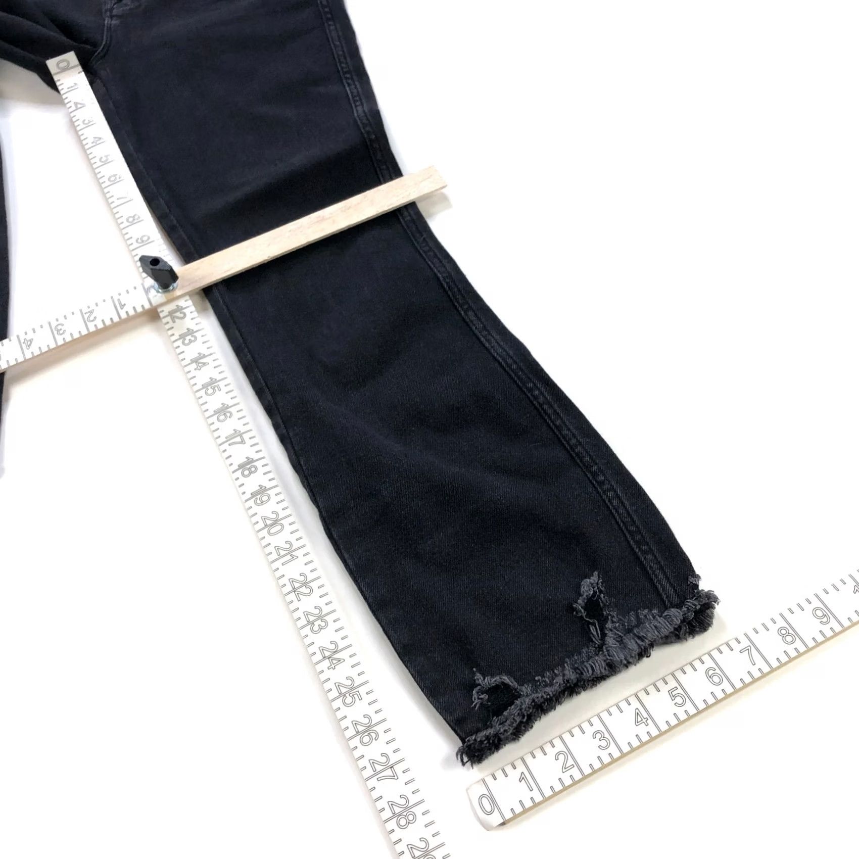 Good American Good American Good Curve Straight Jeans 27W 27L High Rise Distressed Black Womens 6 XS? Size ONE SIZE - 3 Thumbnail