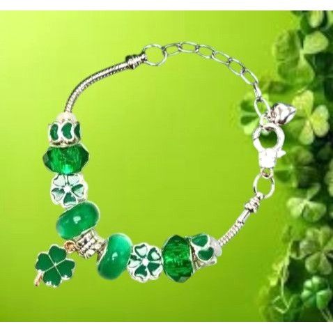 Handmade St Patricks Day Four Leaf Clover Bracelet New Beaded Charms Size ONE SIZE - 9 Thumbnail
