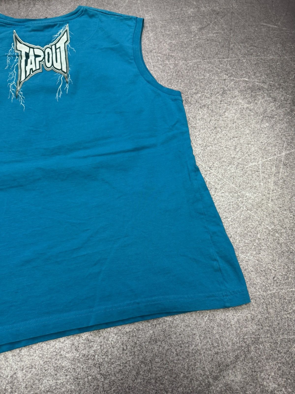 Tapout Vintage y2k Tapout crazy tribal all over print tank top tee Size US L / EU 52-54 / 3 - 14 Thumbnail