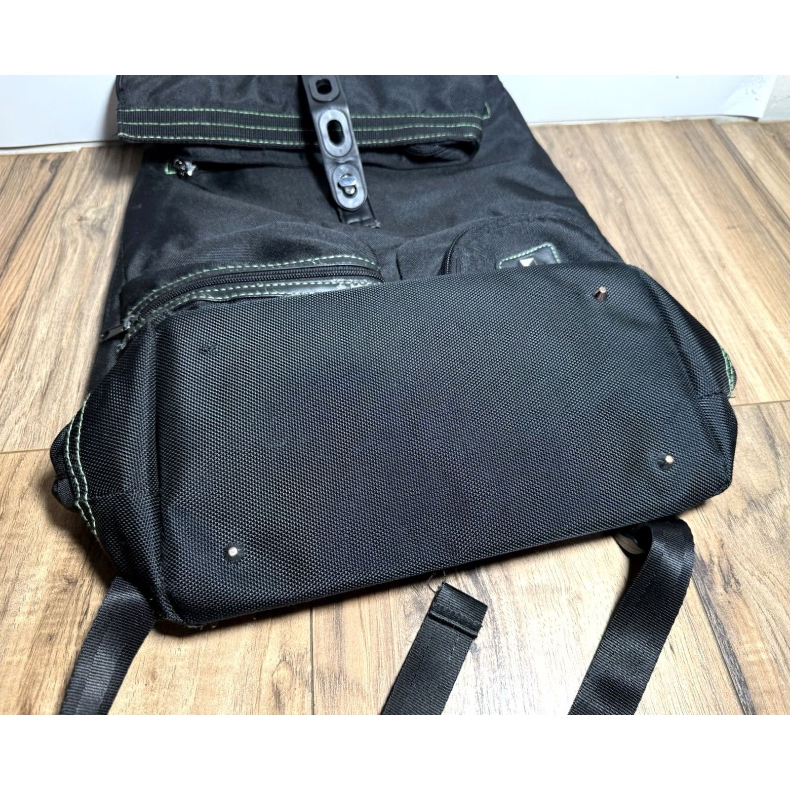 Vintage ThinkGeek Bag of Holding Backpack Black Dungeons & Dragons Rolltop Casual 18”x12” Size ONE SIZE - 6 Thumbnail