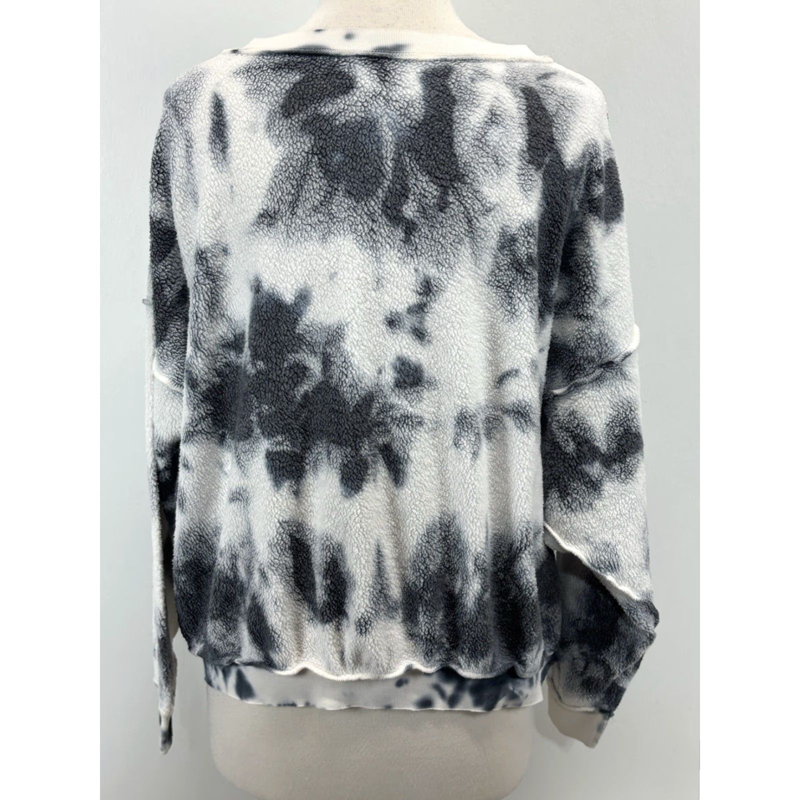 Free People Free People Sweatshirt Women’s XS Tie Dye White Grey Slouchy Pullover Round Neck Bohemian Casual Slouchy Size XS / US 0-2 / IT 36-38 - 3 Thumbnail