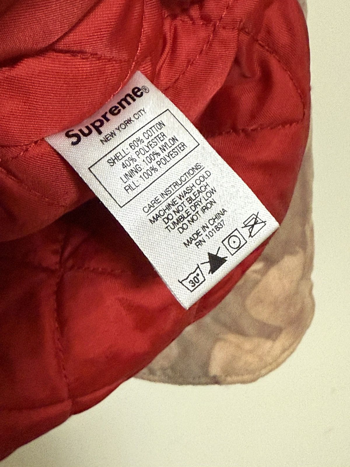 Supreme Supreme spell out n3-b Size US M / EU 48-50 / 2 - 8 Thumbnail