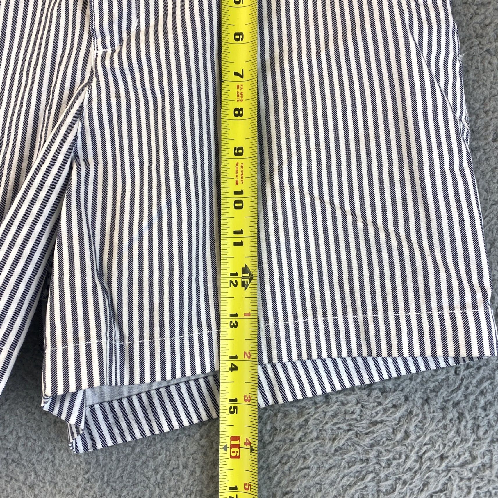 Old Navy VINTAGE Old Navy Womens Shorts Size 12 Chino Blue White Striped 34In Waist Size 34" / US 12 / IT 48 - 6 Thumbnail