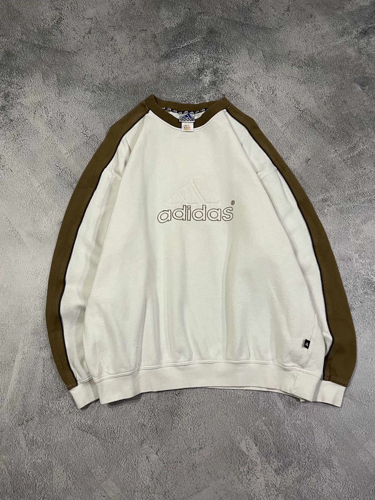 Adidas × Vintage Vintage Y2k Adidas🤍 3D Spellout Big Logo Sweatshirt 90’s Size US XL / EU 56 / 4 - 4 Thumbnail