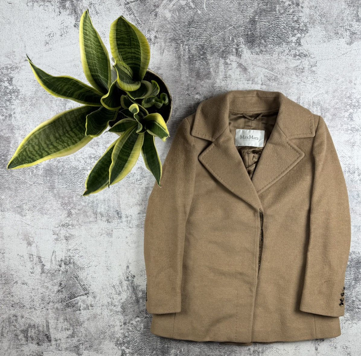 Max Mara Beige Wool Button Luxury Italian Women’s Blazer Coat Jacket Trench