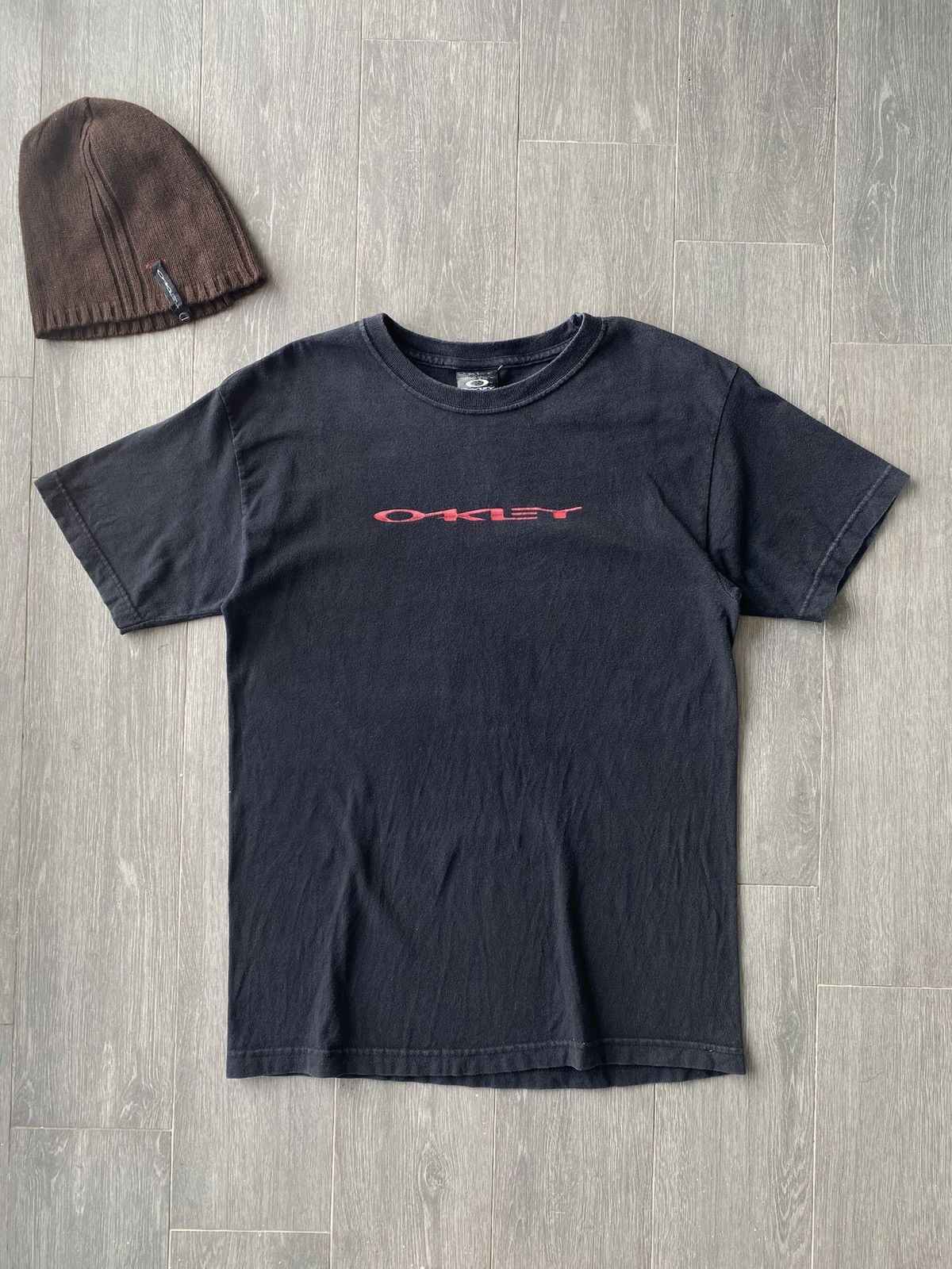 Oakley × Vintage Vintage 00’s Oakley Center SpellOut Tee Size US M / EU 48-50 / 2 - 2 Thumbnail