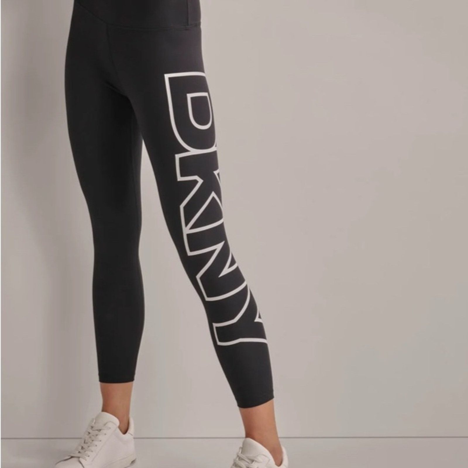 DKNY DKNY Black Leggings Sleek Stretchy Design Size 38" / US 16 / IT 52 - 1 Thumbnail