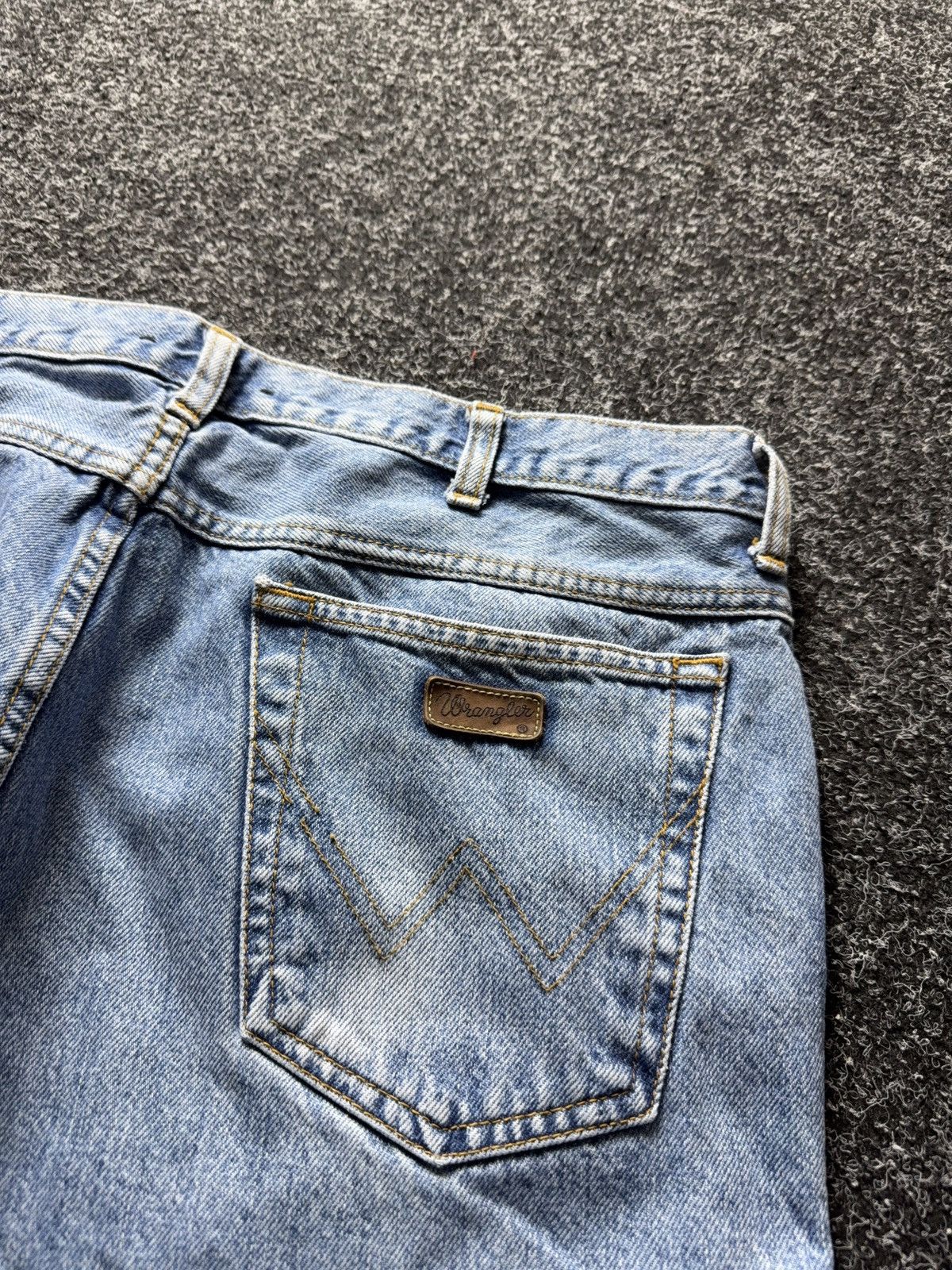 Wrangler 90s Wrangler USA Vintage Light Wash Straight Leg Jeans Size US 37 - 21 Thumbnail