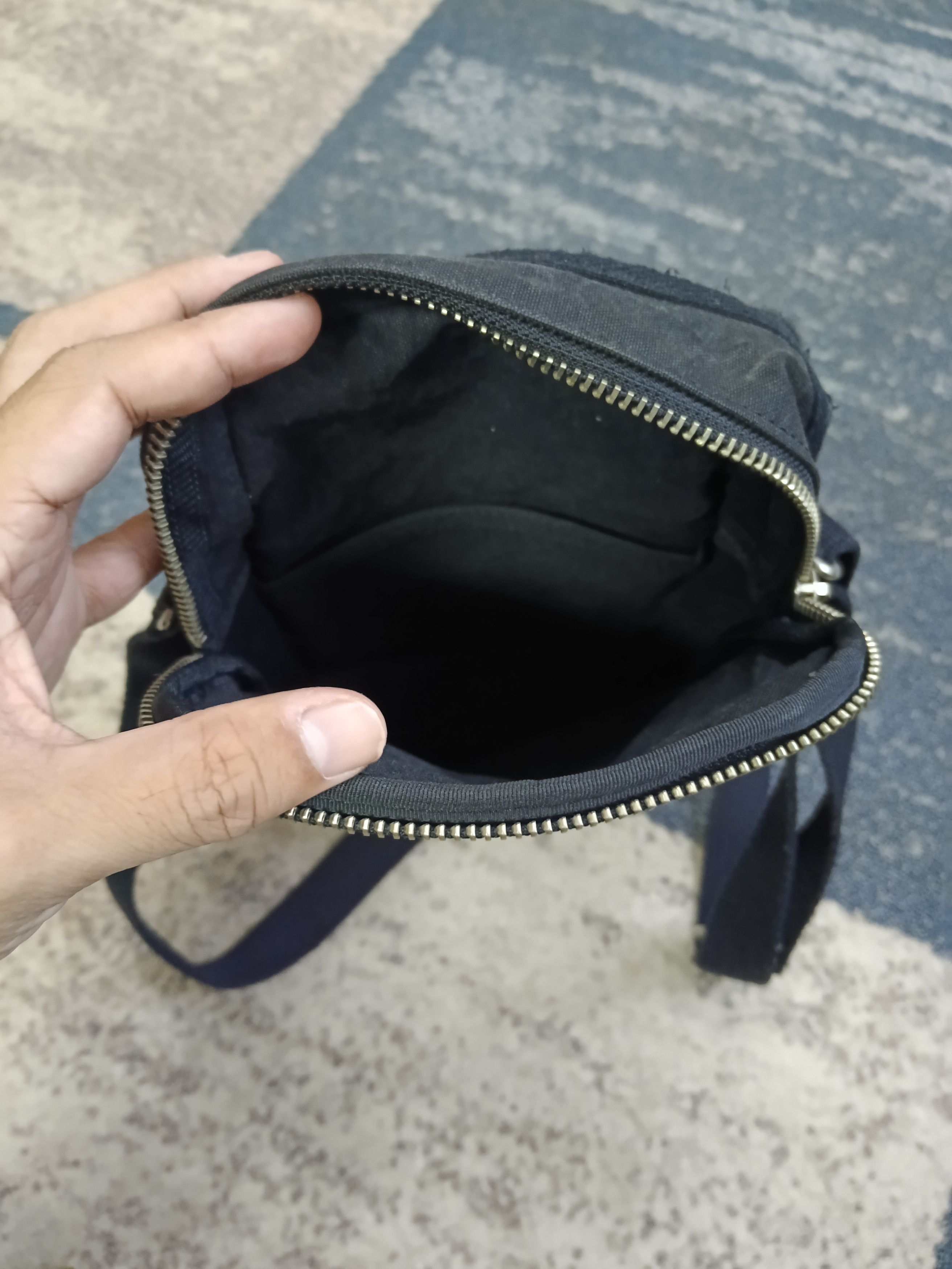 Canvas HARD CANVAS FADE BLACK SLING/CROSSBODY BAG Size ONE SIZE - 5 Thumbnail