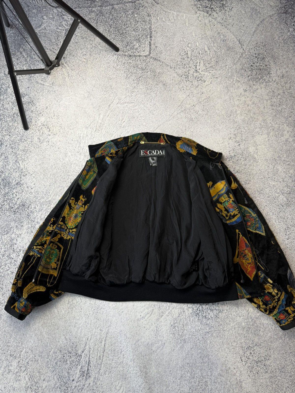 Escada Escada by Margaretha Ley 1980's Multi Printed Velvet Jacket Size XS / US 0-2 / IT 36-38 - 17 Thumbnail