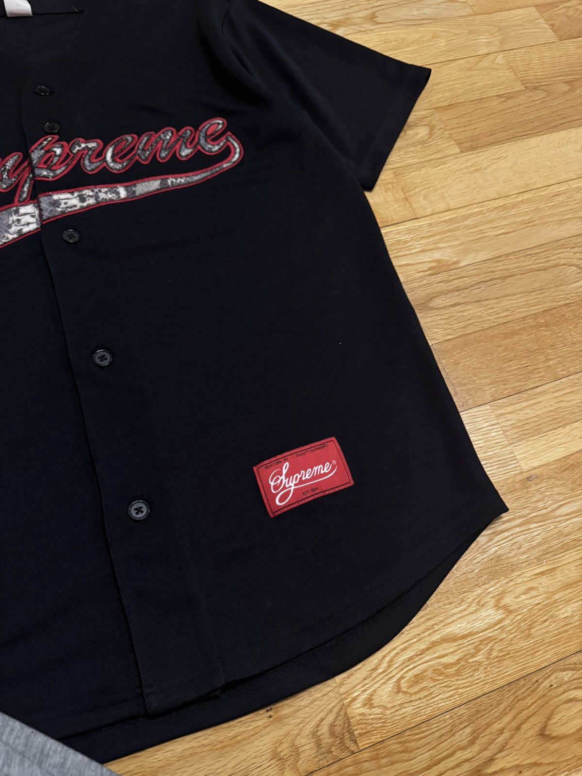 Supreme Supreme F/W 2017 Snake Script Logo Baseball Jersey Size US M / EU 48-50 / 2 - 3 Thumbnail