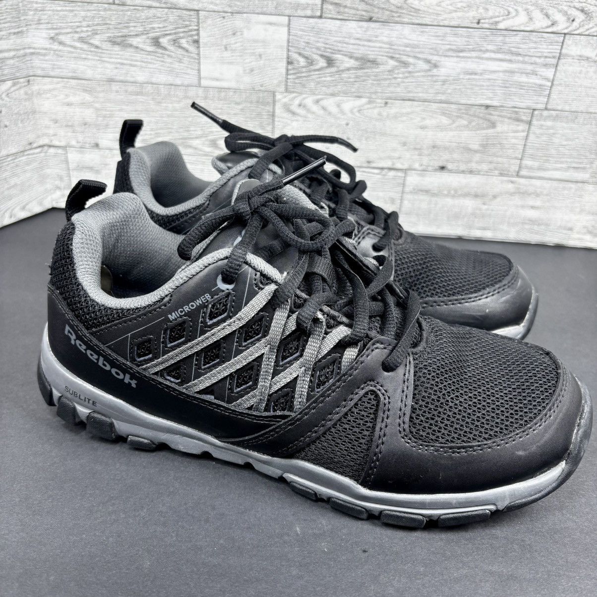 Reebok REEBOK MEN'S ATHLETIC SHOE BLACK WITH GREY TRIM RB4015 Size US 7 / EU 40 - 4 Thumbnail