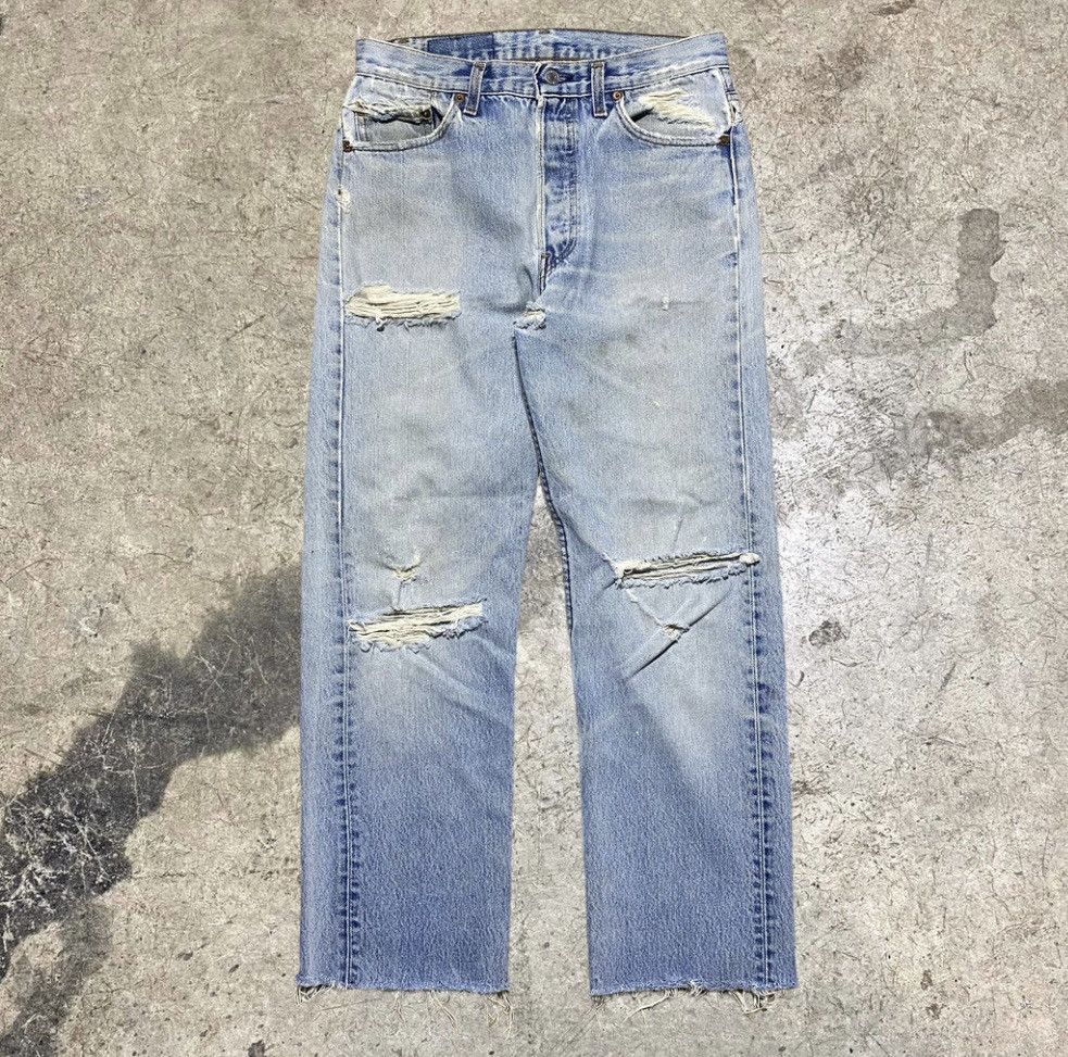 Levi's × Vintage 1990s Levi 501 Light Wash Size US 28 / EU 44 - 1 Thumbnail