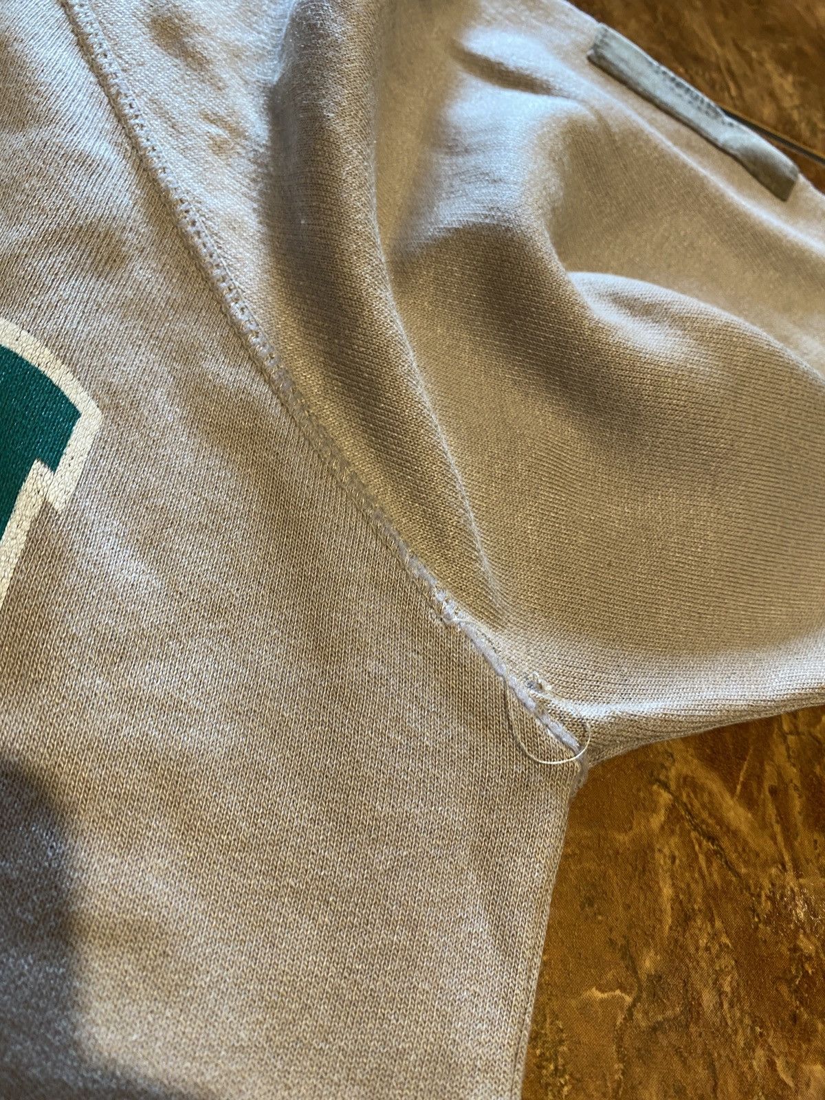 NCAA × Vintage Ultra rare university of hawaii Vintage Crawneck 80s Size US L / EU 52-54 / 3 - 10 Thumbnail
